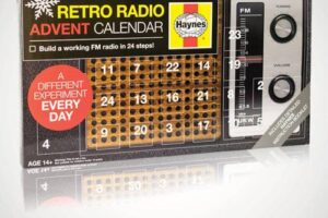 Bild von Eight Innovation Haynes Retro Radio Advent Calendar