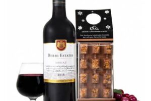 Produktbild von Prestige Hampers Luxury Wine and Chocolate Gift – Wine Gifts – Wine Gift Delivery – Wine Gift Sets – Wine Hampers – Wine Hamper Delivery