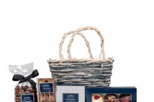 Produktbild von Prestige Hampers Chocoholic – Chocolate Gifts – Chocolate Hampers – Chocolate Gift Delivery – Chocolate Hamper Delivery – Chocolate Delivery