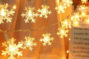 Produktbild von Christmas Snowflake Lights Indoor 2 Pack 13ft 40 LED Battery Powered Fairy String Lights Shining