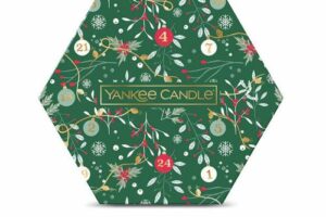 Produktbild von Yankee Candle Christmas 18 Tealight & Holder Gift Set