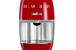 Produktbild von Smeg x Lavazza Espresso Coffee Machine – Red