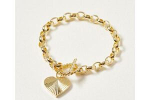 Produktbild von Adorn Adelaide Heart Charm & Chunky Chain Bracelet – Metallic – Oliver Bonas Bracelets