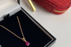 Produktbild von Jezabel Pigeon Blood Red Ruby Necklace 9ct Gold  – Female