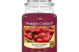 Produktbild von Yankee Candle Black Cherry Large Candle 623g
