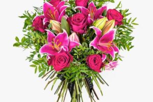 Produktbild von Haute Florist Rose & Oriental Lily