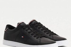 Produktbild von Tommy Hilfiger Essential Line – Black Leather Sneakers