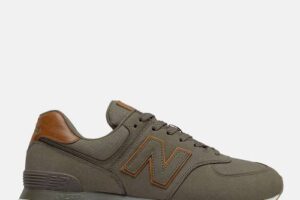 Produktbild von NEW BALANCE 574 Line – Burgundy Tan Sea Salt Nabuck Sneakers for Him