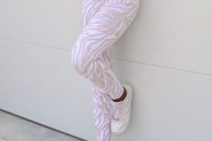 Produktbild von Physiq Apparel Allure Leggings – White Zebra – female