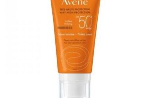 Produktbild von Avène Avene Very High Protection Teinted Cream SPF50 +