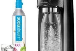 Produktbild von SodaStream Spirit Sparkling Water Maker Machine with 1 Litre Reusable BPA Free Water Bottle for Carbonating and 60 Litre CO2 Gas Cylinder – Black