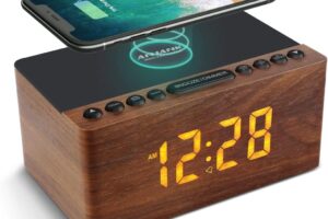 Produktbild von ANJANK Bedside Wooden FM Radio Alarm Clock,10W Super Fast Wireless Charger Station for Iphone/Samsung Galaxy,USB Charging Port, 5 Level Digital Dimmable Led Display,Mains Powered with Backup Battery