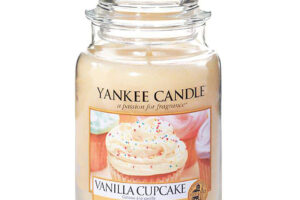 Bild von Yankee Candle – Original Jar Candles Large Vanilla Cupcake 623g  for Men and Women