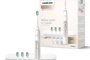 Produktbild von Philips Sonicare Series 7900 – Advanced Whitening Sonic Electric Toothbrush, Cleaner Teeth and Gums, with Mobile App (Model HX9636/19), White