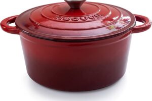 Produktbild von Cast Iron Pot with Lid – Non-Stick Ovenproof Enamelled Casserole Pot – Sturdy Dutch Oven Cookware – Red, 4.7L, 24cm – by Nuovva Visit the nuovva Store