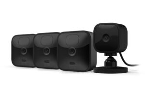 Bild von Blink Outdoor security camera (3-Camera System) + Blink Mini Indoor security camera, (1 Camera) | Motion Detection, Works with Alexa