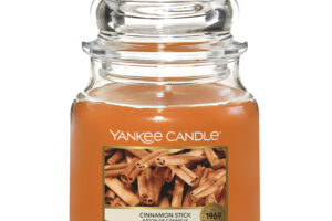 Bild von Yankee Candle – Original Jar Candles Medium Cinnamon Stick 411g  for Men and Women