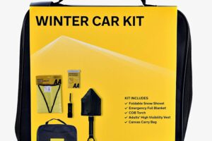 Bild von AA Winter Car Kit AA3386 – Folding Snow Shovel, LED/COB Torch, Foil Blanket, Hi-Vis Vest – Zipped Storage Bag – Suitable for Any Vehicle or Home