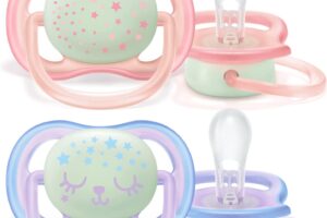 Bild von Philips Avent Soothers, 0-6m Ultra Air Night Soother with Glow-in-the-Dark Button, Star/Bear Design, Pink/Purple (Pack of 2) – SCF376/12