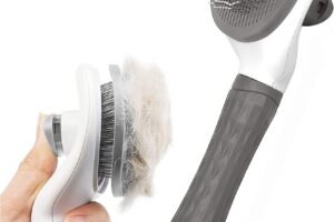 Bild von Dog Brush Cat Brush Grooming Comb,Self Cleaning Cat Dog Slicker Brushes with Smooth handle,Pet Grooming Tool with Cleaning Button for Cat Dog Shedding Tools Cat Dog Massage Clean Tangled Brush (Grey)