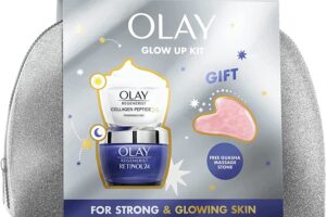 Produktbild von Olay Giftset With Collagen Peptide24 Day & Retinol24 Night Cream With Niacinamide For Smooth & Glowing Skin, Pouch & Gua Sha Face Stone