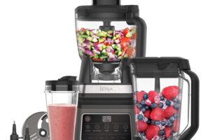 Produktbild von Ninja 3-in-1 Food Processor and Blender with Auto-iQ [BN800UK] 1200W, 1.8 L Bowl, 2.1L Jug, 0.7 L Cup, Black/Silver