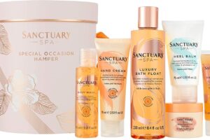 Produktbild von Sanctuary Spa Gift Set, Special Occasion Hamper With Shower Gel, Body Scrub, Body Butter, Bubble Bath, Hand Cream and Foot Cream, Gift For Women, Birthday, Vegan and Cruelty Free