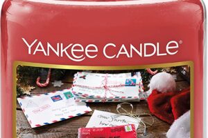 Produktbild von Yankee Candle Scented Candle | Letters to Santa Large Jar Candle | Burn Time: up to 150 Hours [Energy Class A]