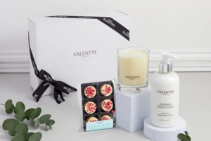 Produktbild von Valentte London Luxury Valentines Gift Box – 3 Items