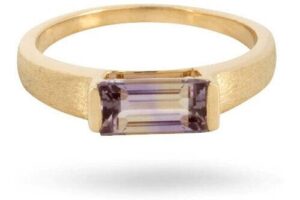 Produktbild von Margot Fox Modern Edge Baguette Ametrine Band Ring – female