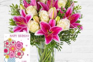 Bild von 123 Flowers Classic Roses and Lilies & Card