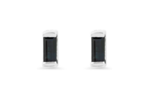 Bild von Margot Fox Unisex Petite Baguette Blue Sapphire Stud Earrings – female