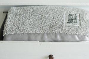 Bild von Townhouse Blanket Co. Chenille Baby Blanket